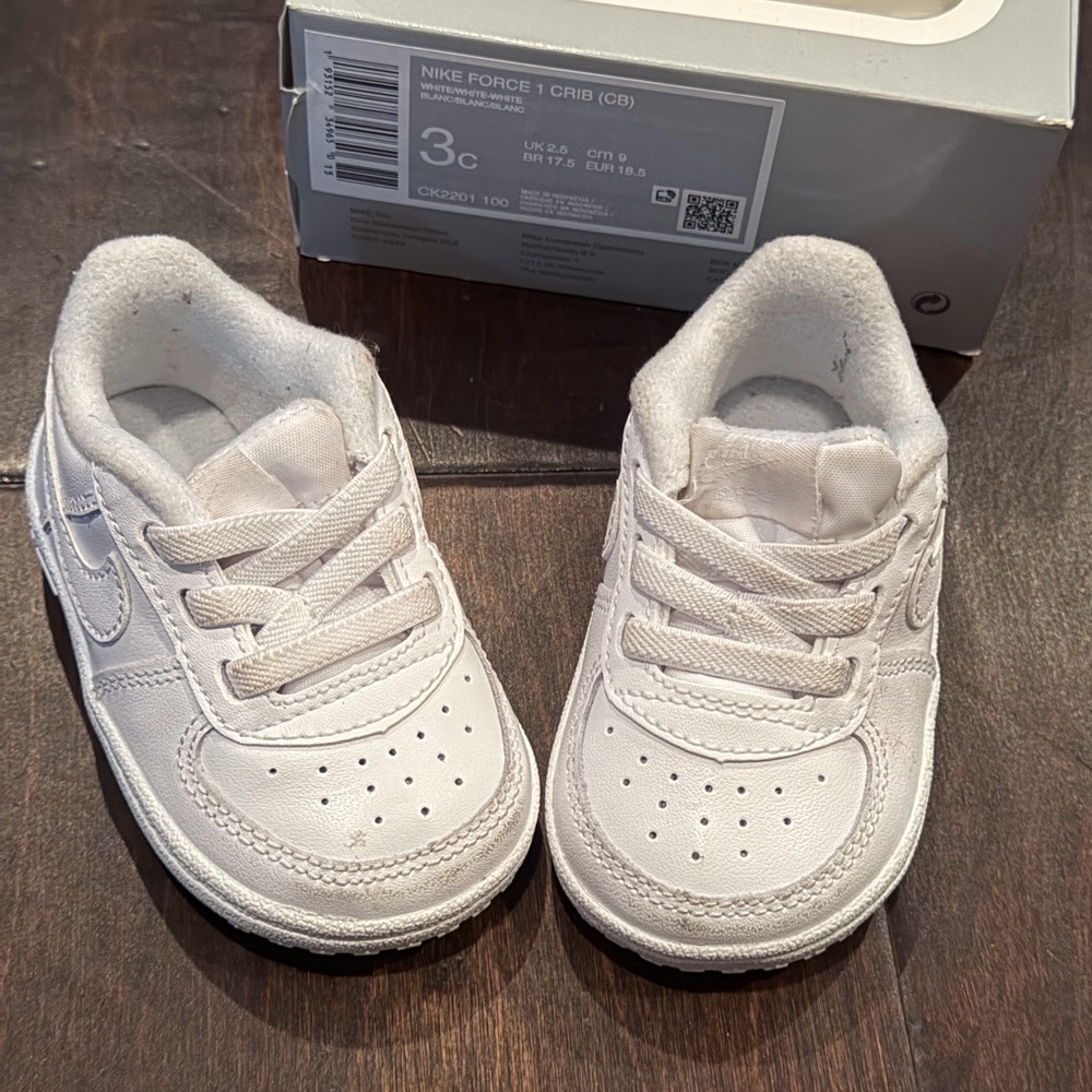 Nike Kids White Crib Sneakers
